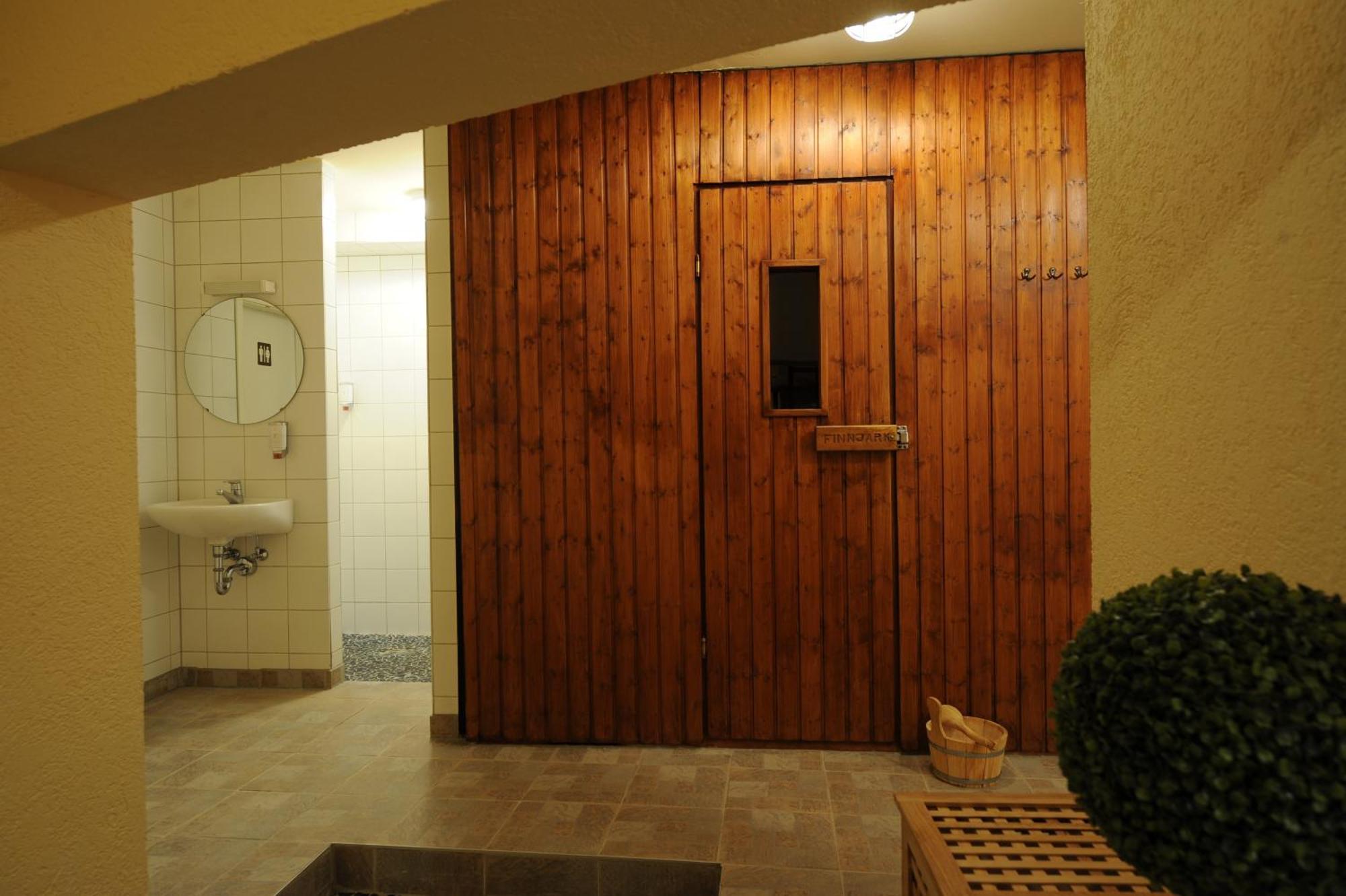 Asgard Hotel Worms Bagian luar foto